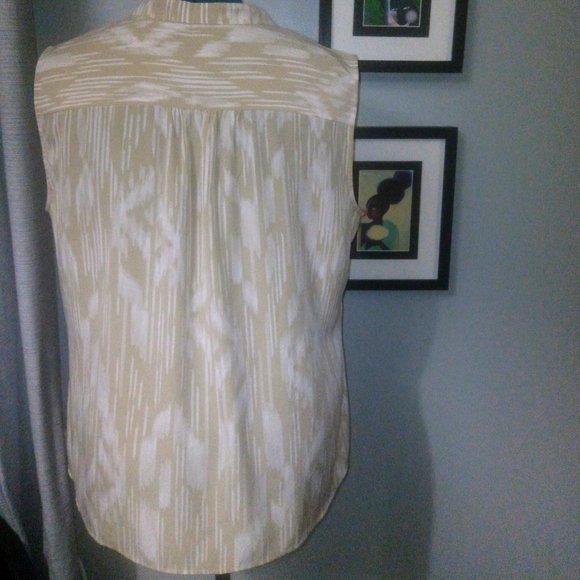 Chico’s Abstract Print Sleeveless Blouse Sz 2 - Picture 5 of 13